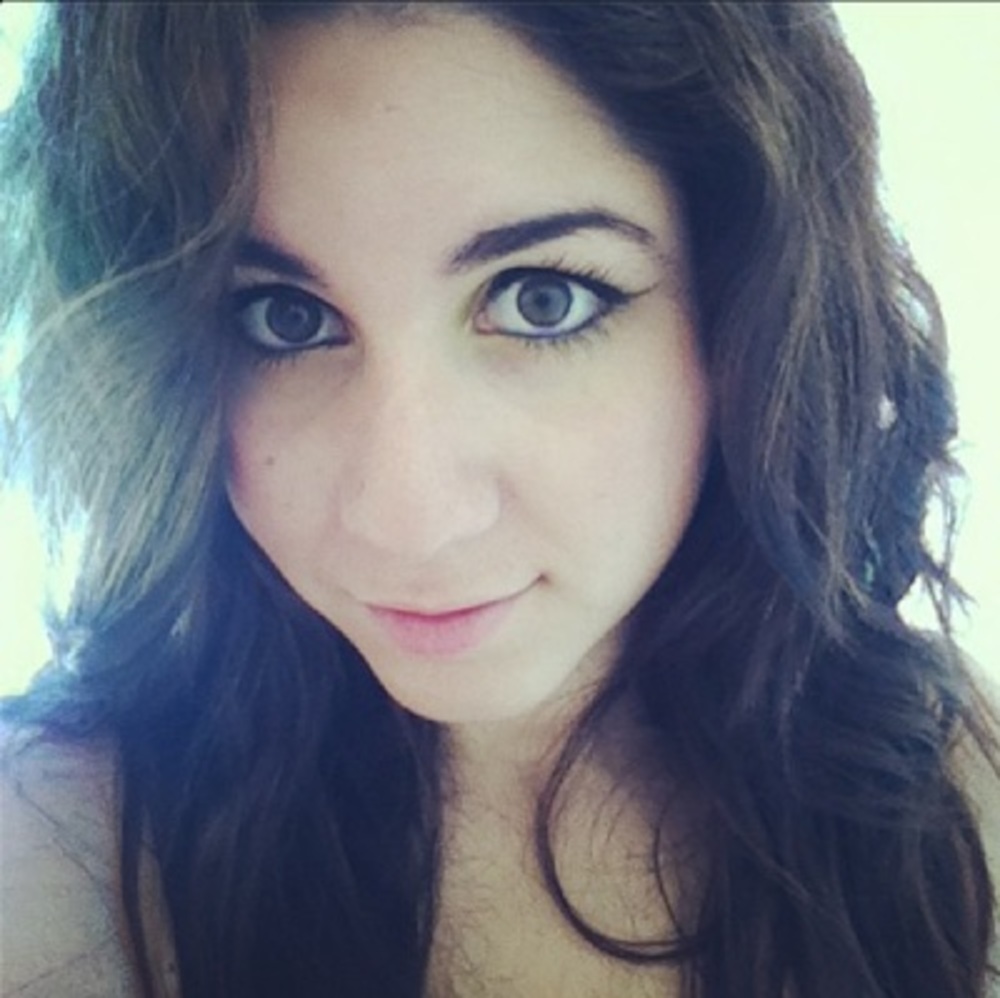 Meet your Posher, Yesenia